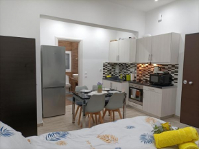 Peaceful Oasis Studio near Metro and Tram Stations